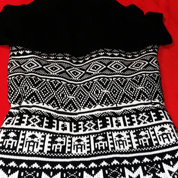 Woman's sweater - Picture 4 of 4